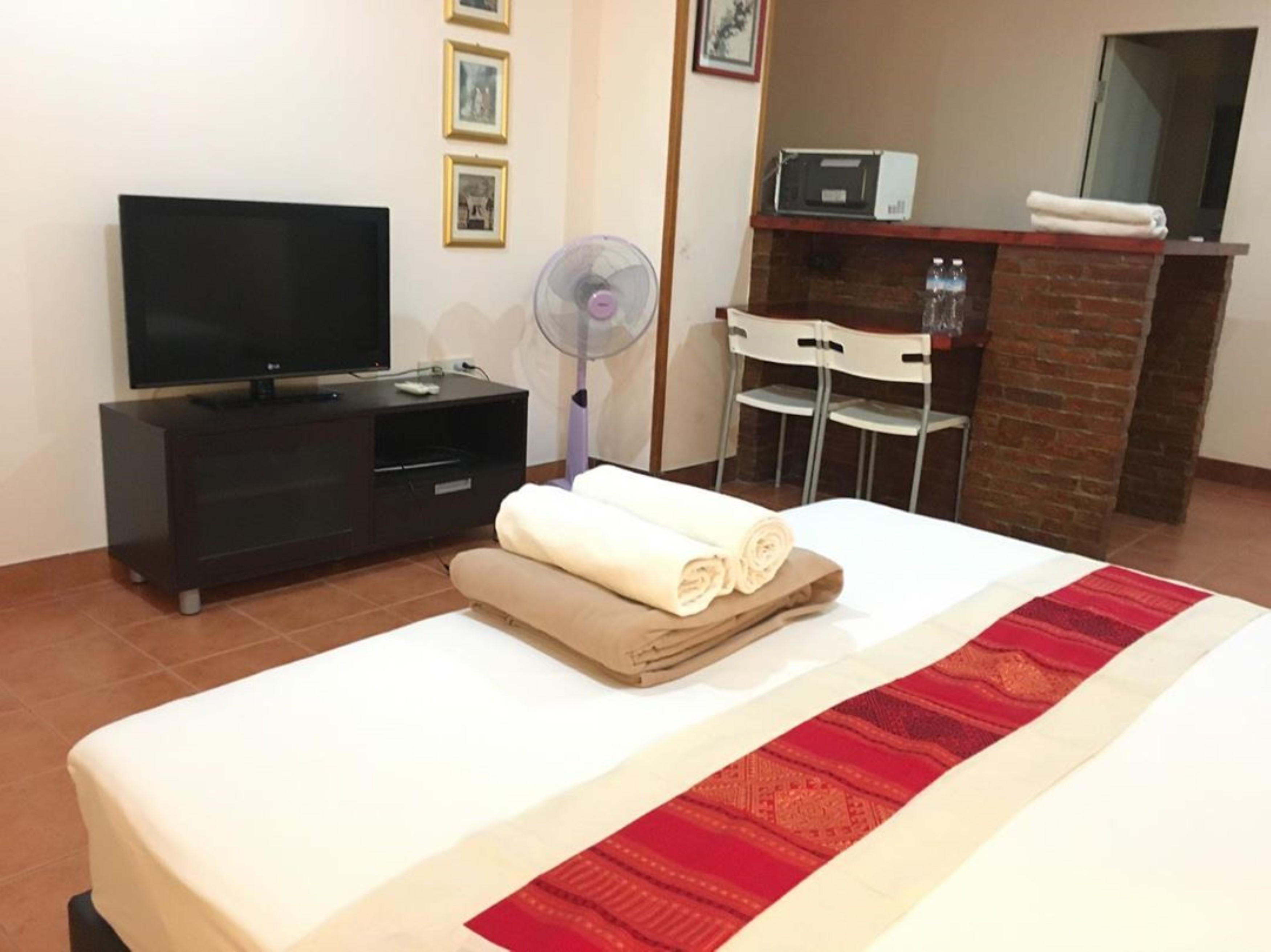 Anchana House Jomtien Beach Exterior photo