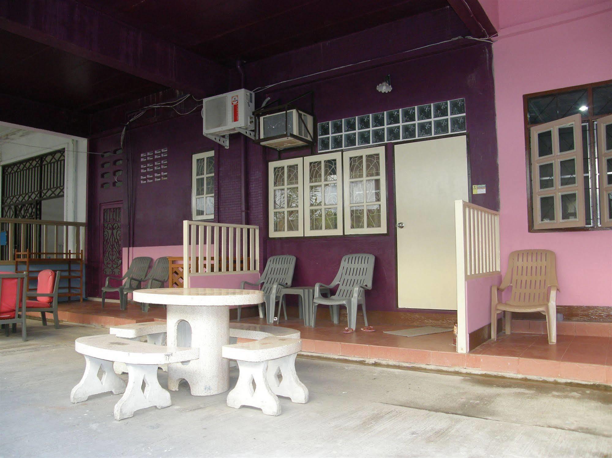 Anchana House Jomtien Beach Exterior photo